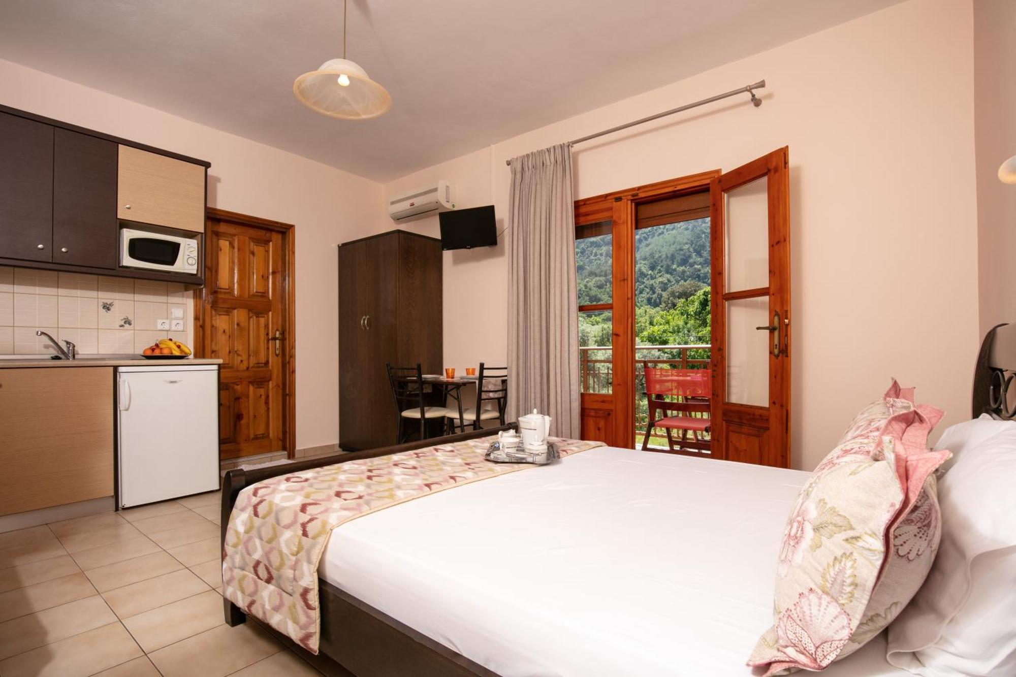 Dryades Apartments & Studios สกาลา โปเตมิอัส ภายนอก รูปภาพ